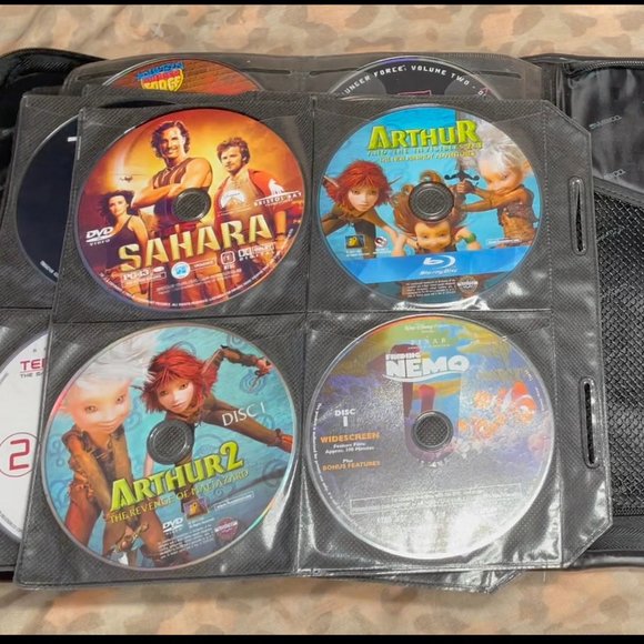 Binder of 137 Discs - Bluray and DVDs - Disney/True Blood/Shrek/Futurama/ATHF - Picture 15 of 15